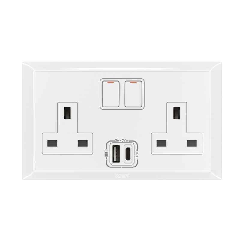 Legrand Belanko-S 13A 250V White Single Pole Switched with USB Type A & C Chargers, 617644