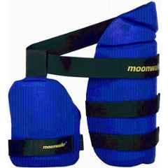 SSS GAME CHANGER Mon blue mans right hand Cricket Thigh Guard (Blue)