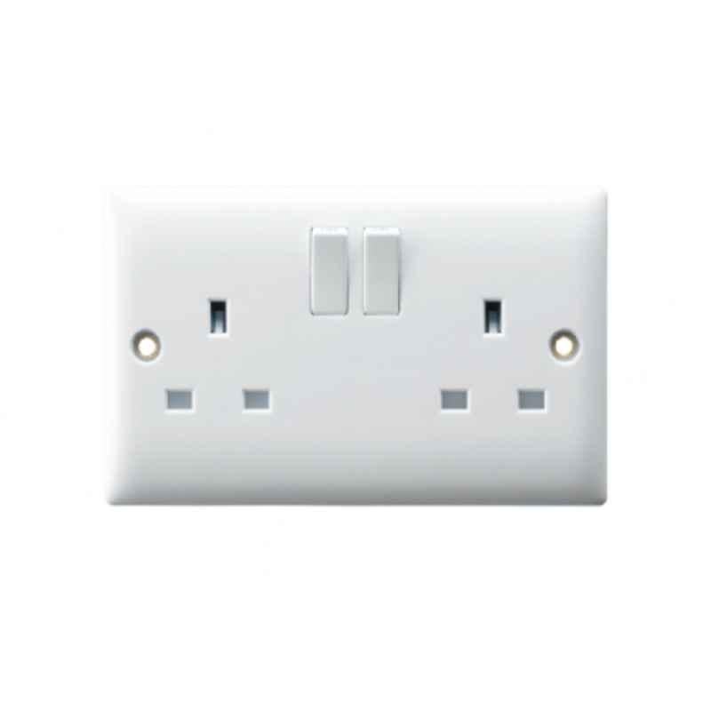 RR 13A Twin Outlet Switched Socket, W3002
