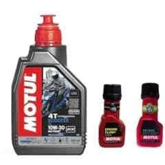 Motul Scooter LE 800ml 10W-30 4T Engine Oil, 50ml Engine Flush & 50ml Petrol System Clean Combo