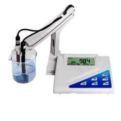 U-Tech Table Type Manual Temperature Digital LED pH Meter, SSI-303