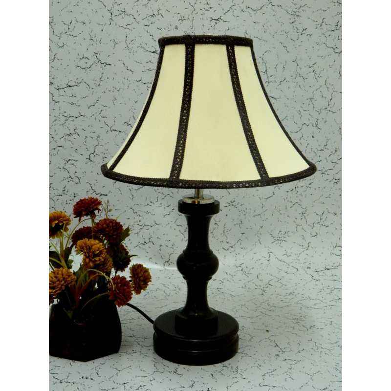 Tucasa Fabulous Wooden Table Lamp with Stripe Shade, LG-1032