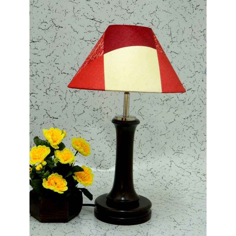 Tucasa Fashionable Wooden Table Lamp with Red Check Shade, LG-1005