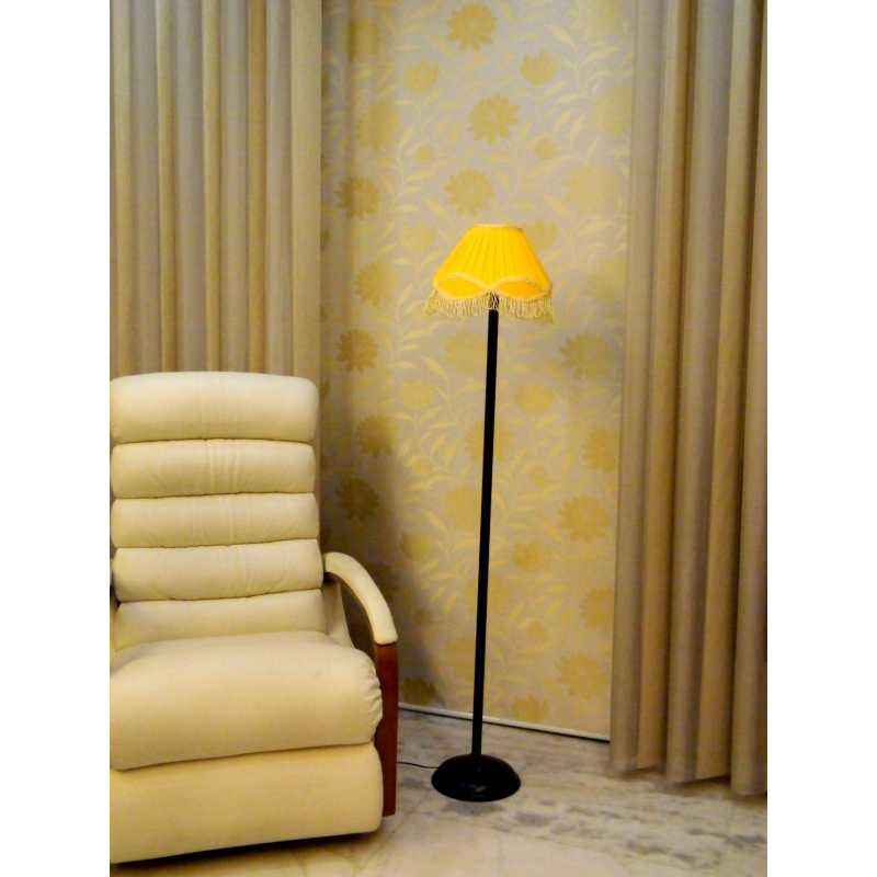 Tucasa Black Metal Floor Lamp with Yellow Lacy Shade, LG-907
