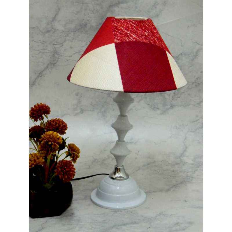 Tucasa Classic White Lamp with Red Check Shade, LG-735