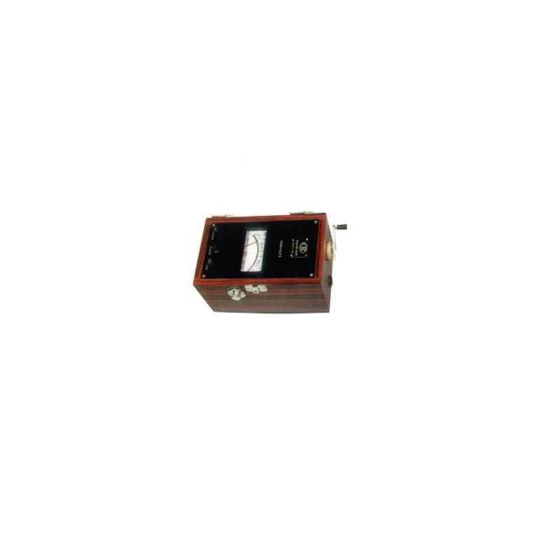 CIE 666 5000V Hand Driven Generator Insulation Tester, 100-100000 mOhm