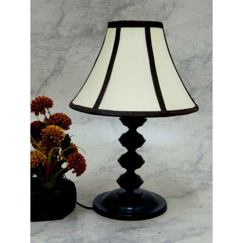 Tucasa Contemporary Table Lamp with Stripe Shade, LG-753