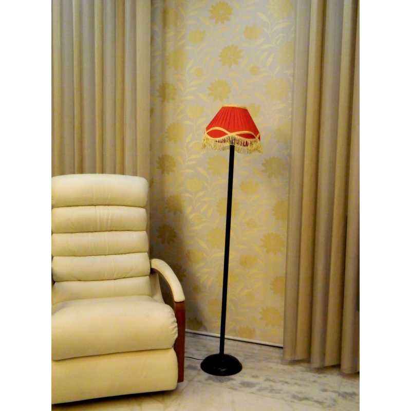 Tucasa Black Metal Floor Lamp with Red Lacy Shade, LG-908
