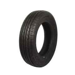 Buy Yokohama Earth 1 E400 205 60R16 92V Rubber Tubeless Car Tyre